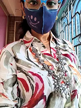 Snapshot of wild_bong_queen chatting on 11-12-25, 09:32 wild bong queen online show from 11-12-25, 09:32