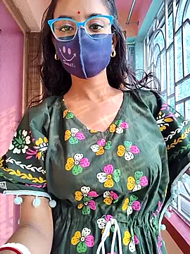 Snapshot of wild_bong_queen chatting on 11-21-25, 09:30 wild bong queen online show from 11-21-25, 09:30