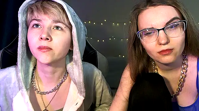 Snapshot of velvetvalkyries chatting on 03-18-25, 02:59 velvetvalkyries online show from 03-18-25, 02:59