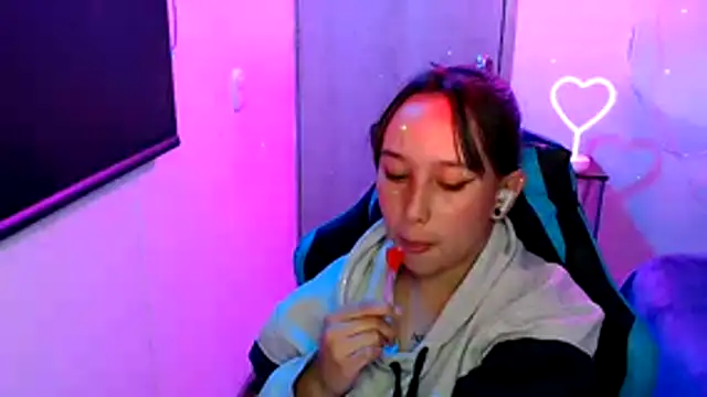 Skarlet Adams28 online show from 04-28-26, 03:00