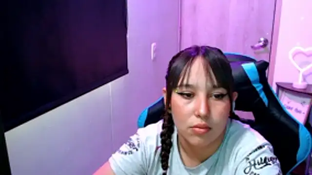 Skarlet Adams28 online show from 04-29-26, 09:54