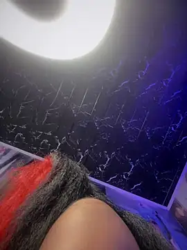 Snapshot of Thyana_LS chatting on 01-10-25, 12:58 Thyana LS online show from 01-10-25, 12:58