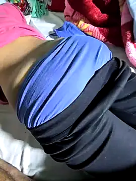 Snapshot of hotbaby_5 chatting on 03-06-25, 11:31 hotbaby 5 online show from 03-06-25, 11:31