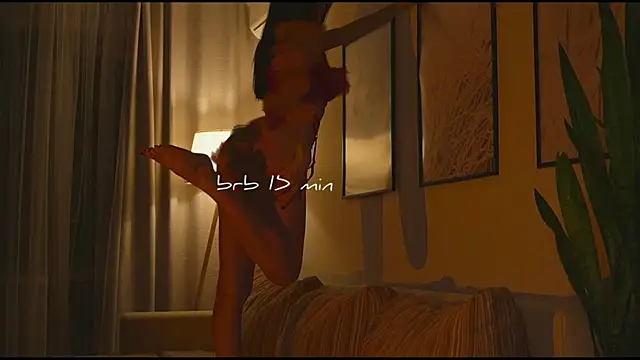 wowmolly online show from 11-18-25, 01:04