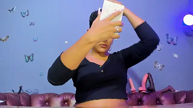 Kaira mosse online show from 12-20-25, 11:50