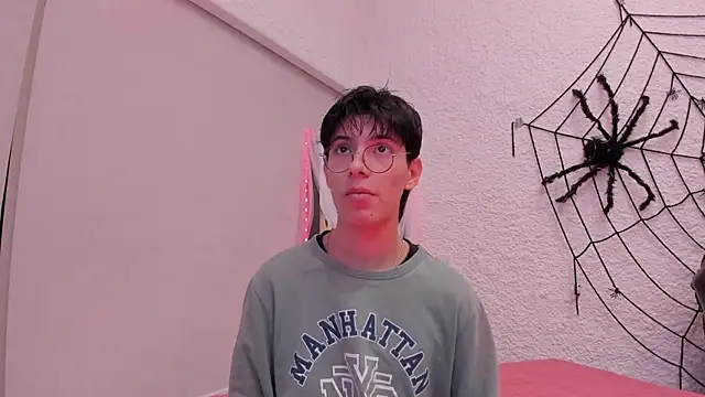 alexandersawyer online show from 10-13-25, 04:23