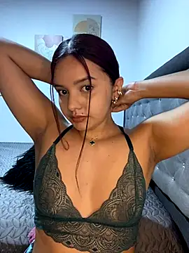 Melanyprada online show from 12-14-25, 09:25