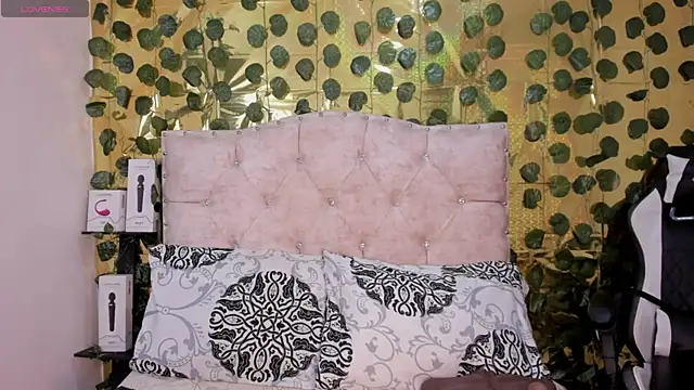 Snapshot of cristalconnorr chatting on 12-29-24, 05:12 cristalconnorr online show from 12-29-24, 05:12