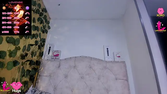 Snapshot of cristalconnorr chatting on 10-23-25, 04:06 cristalconnorr online show from 10-23-25, 04:06