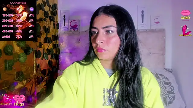 Snapshot of cristalconnorr chatting on 10-24-25, 04:25 cristalconnorr online show from 10-24-25, 04:25