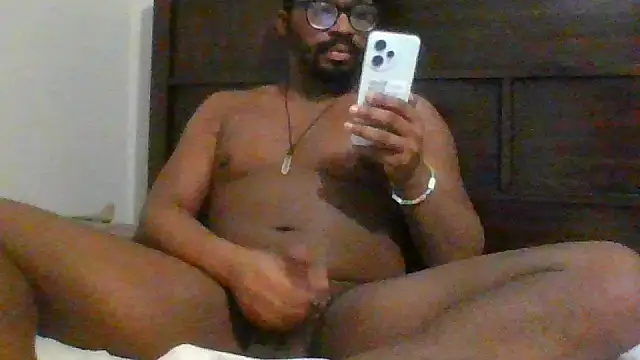 Snapshot of Hotcock100 chatting on 11-26-25, 10:33 Hotcock100 online show from 11-26-25, 10:33