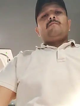 Snapshot of Akhil3290 chatting on 03-11-25, 04:07 Akhil3290 online show from 03-11-25, 04:07