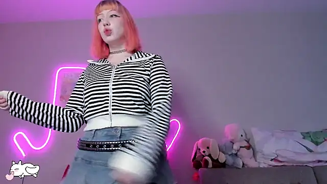 Snapshot of SweetieMollyy chatting on 11-10-25, 09:30 SweetieMollyy online show from 11-10-25, 09:30