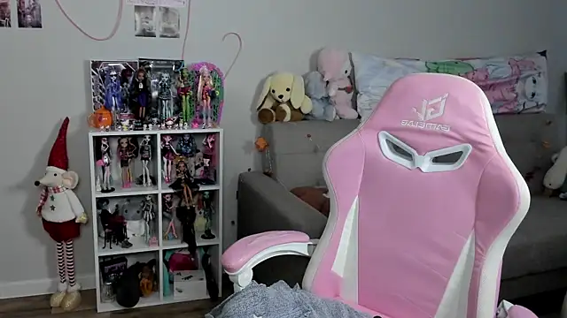 Snapshot of SweetieMollyy chatting on 11-21-25, 10:03 SweetieMollyy online show from 11-21-25, 10:03