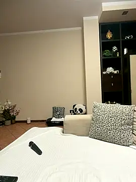 MichelleCara online show from 12-05-25, 07:28