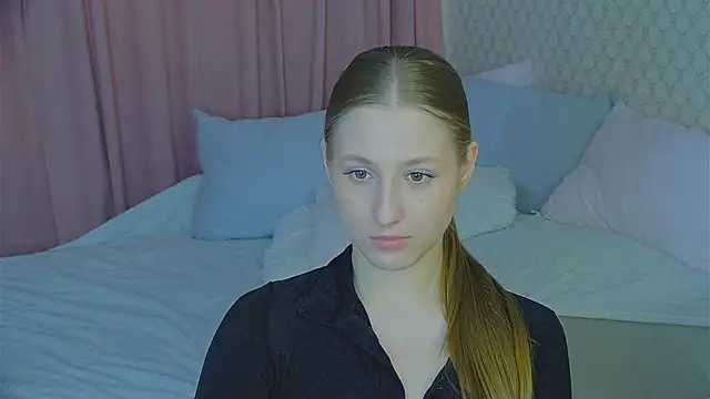 BritneyCruze online show from 03-10-25, 11:10