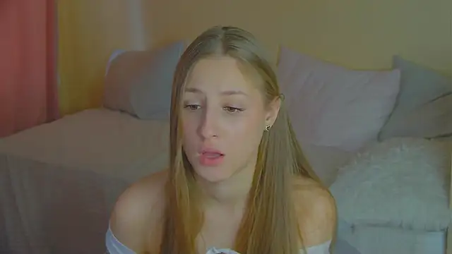 BritneyCruze online show from 11-13-25, 09:19