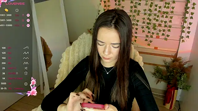 Snapshot of Bella_XO chatting on 09-25-25, 06:50 Bella XO online show from 09-25-25, 06:50