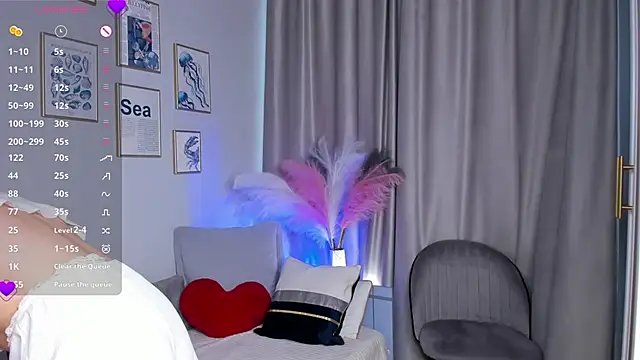 OdetteHarwick online show from 11-13-25, 07:07