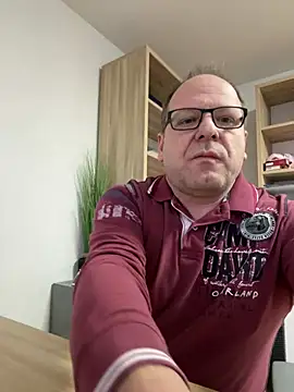 coupleLatinaLovers online show from 02-04-25, 07:18