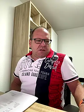 coupleLatinaLovers online show from 09-25-25, 05:44