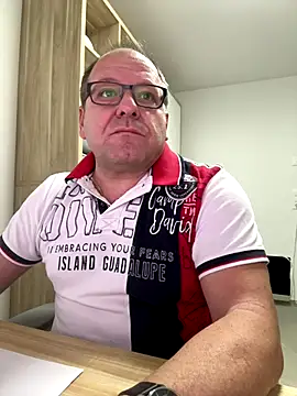 coupleLatinaLovers online show from 12-01-25, 06:07