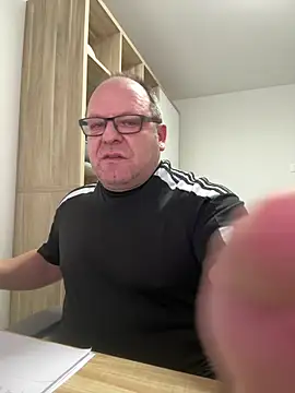 coupleLatinaLovers online show from 01-19-26, 08:18