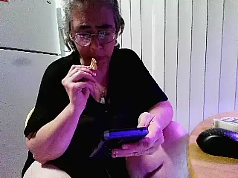 Snapshot of GraceHenderson chatting on 03-14-25, 10:38 GraceHenderson online show from 03-14-25, 10:38