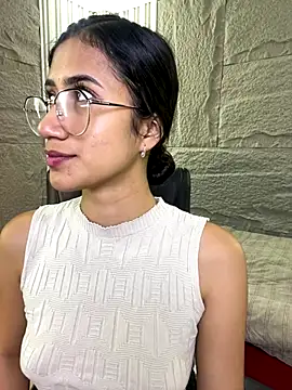 KaitlynLoveCam online show from 10-08-25, 11:13