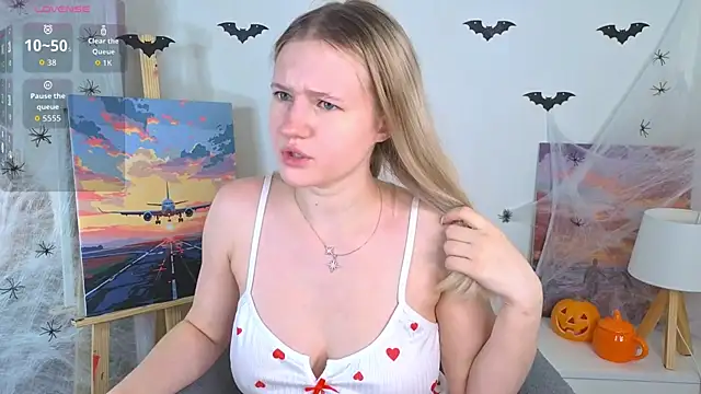 MaydaFoulk online show from 10-22-25, 01:06