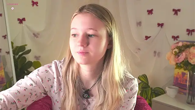 MaydaFoulk online show from 04-05-26, 01:14