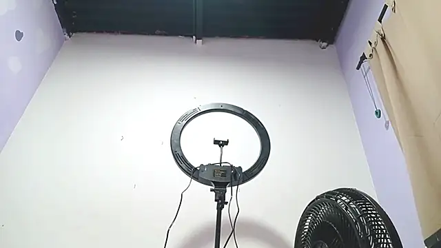 PetiteIvoryQueen19 online show from 01-26-25, 11:39