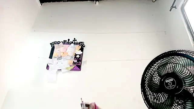 PetiteIvoryQueen19 online show from 09-27-25, 06:13