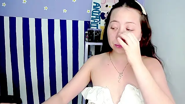 PetiteIvoryQueen19 online show from 04-11-26, 04:50