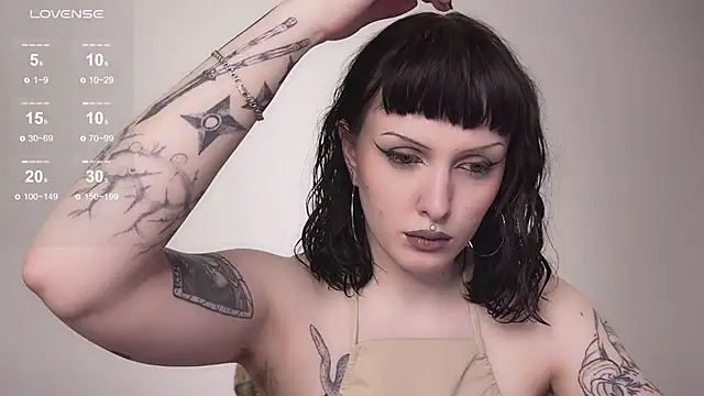 Snapshot of vinylstore chatting on 01-08-25, 01:20 vinylstore online show from 01-08-25, 01:20