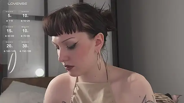 Snapshot of vinylstore chatting on 01-08-25, 04:22 vinylstore online show from 01-08-25, 04:22