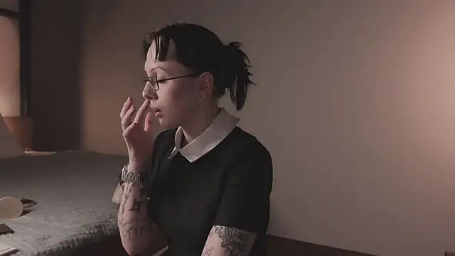 Snapshot of vinylstore chatting on 01-19-25, 08:19 vinylstore online show from 01-19-25, 08:19