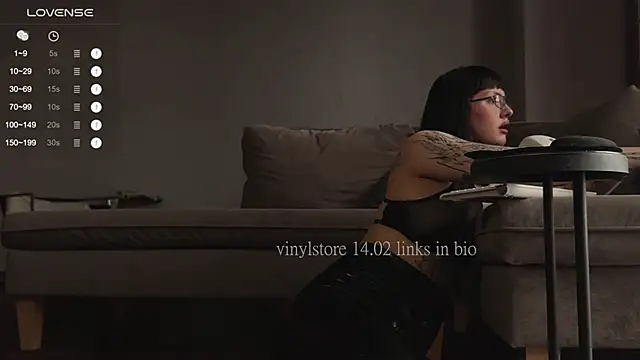 Snapshot of vinylstore chatting on 02-14-25, 06:12 vinylstore online show from 02-14-25, 06:12