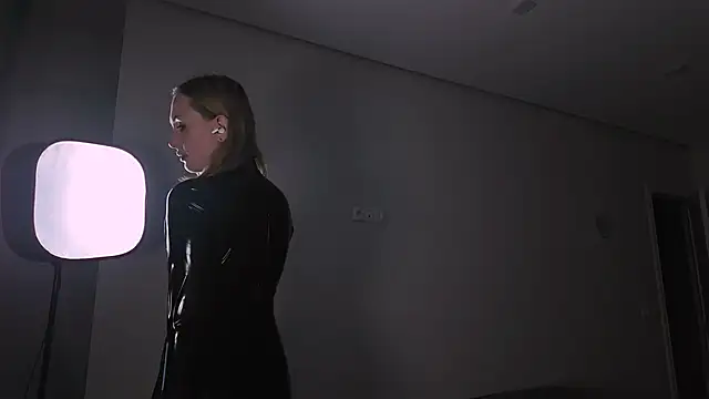 Snapshot of vinylstore chatting on 11-30-25, 05:50 vinylstore online show from 11-30-25, 05:50