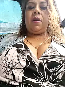 Laura-Hernandez online show from 02-28-25, 03:26