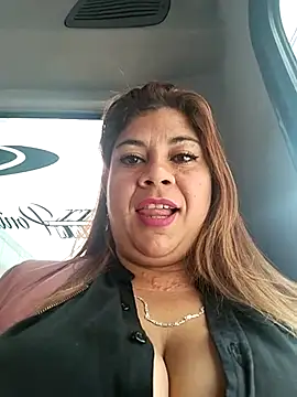 Laura-Hernandez online show from 03-18-25, 03:31
