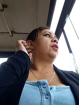 Laura-Hernandez online show from 04-13-26, 02:55