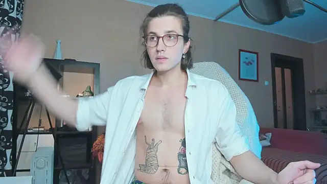 Snapshot of daddyMarty420 chatting on 11-20-25, 07:46 daddyMarty420 online show from 11-20-25, 07:46