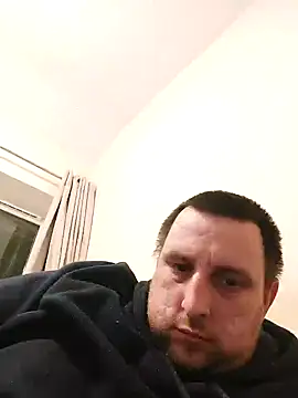 Snapshot of HE-M123 chatting on 12-18-24, 10:35 HE-M123 online show from 12-18-24, 10:35