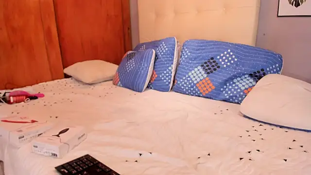 Maia W10 online show from 11-13-25, 12:26