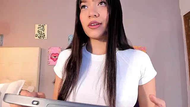 Maia W10 online show from 06-28-26, 03:29