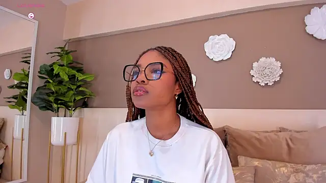 AriaFoster online show from 01-06-26, 03:43