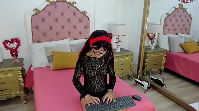 Snapshot of Candy5Girl chatting on 02-14-25, 08:05 Candy5Girl online show from 02-14-25, 08:05