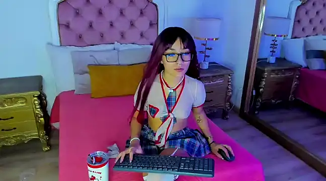 Snapshot of Candy5Girl chatting on 03-06-25, 07:43 Candy5Girl online show from 03-06-25, 07:43