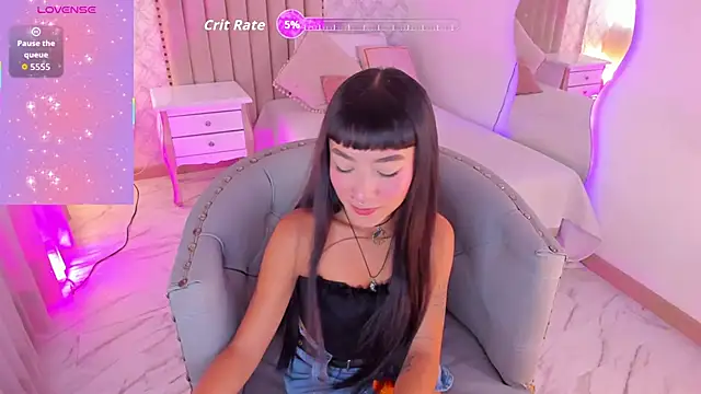 Snapshot of Candy5Girl chatting on 10-18-25, 07:36 Candy5Girl online show from 10-18-25, 07:36